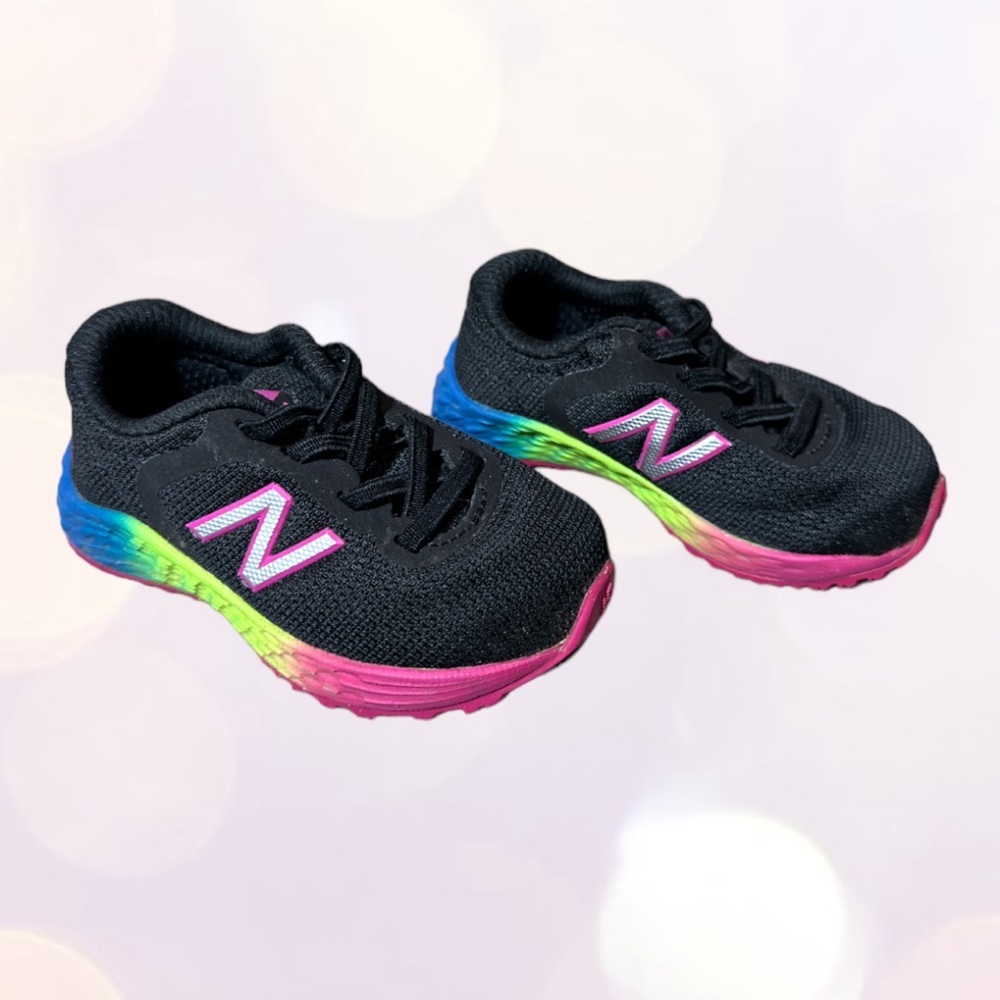 New Balance Arishi v2 Rainbow Bungee Athletic Shoes